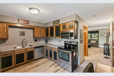 1821  Paramount Dr #K, Waukesha, WI 53186 - Photo 3