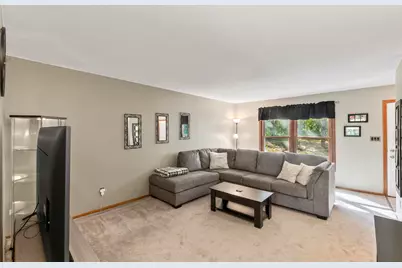 1821  Paramount Dr #K, Waukesha, WI 53186 - Photo 9