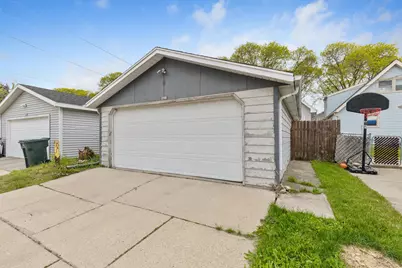 2116 S 70th St, West Allis, WI 53219 - Photo 27