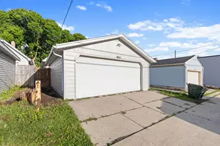 2116 S 70th St, West Allis, WI 53219 - Photo 29