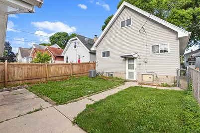 2116 S 70th St, West Allis, WI 53219 - Photo 27