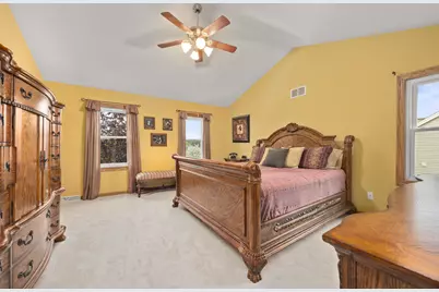 1440 W Mario Ln, Oak Creek, WI 53154 - Photo 11