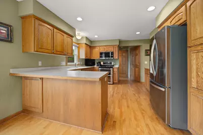 1440 W Mario Ln, Oak Creek, WI 53154 - Photo 5
