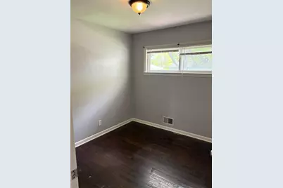 8134 W Herbert Ave, Milwaukee, WI 53218 - Photo 9