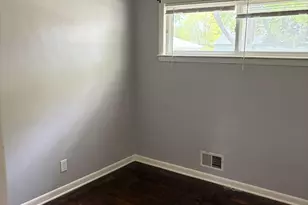 8134 W Herbert Ave, Milwaukee, WI 53218 - Photo 9