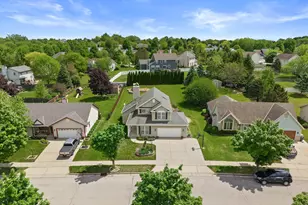 2313 Kestrel Ln, Waukesha, WI 53189 - Photo 3