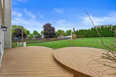 2313  Kestrel Ln, Waukesha, WI 53189 - Photo 43