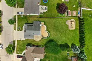 2313 Kestrel Ln, Waukesha, WI 53189 - Photo 49