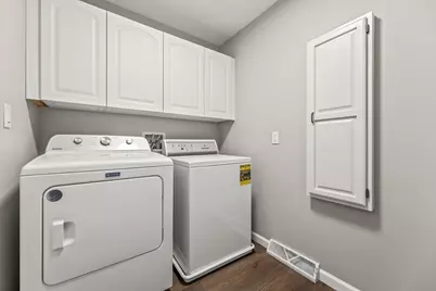 2313  Kestrel Ln, Waukesha, WI 53189 - Photo 39