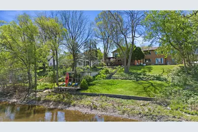 1008 W Eula Ct, Glendale, WI 53209 - Photo 5