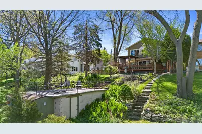 1008 W Eula Ct, Glendale, WI 53209 - Photo 7