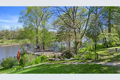 1008 W Eula Ct, Glendale, WI 53209 - Photo 9