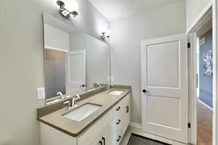 3607 Hawthorn Hill Dr, Waukesha, WI 53188 - Photo 21