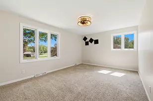8845 W Meadow Ln, Franklin, WI 53132 - Photo 33