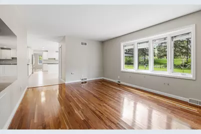 8845 W Meadow Ln, Franklin, WI 53132 - Photo 25