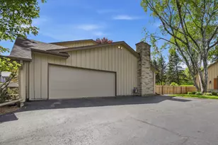 8845 W Meadow Ln, Franklin, WI 53132 - Photo 9
