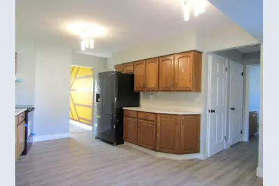 3850 W College Ave, Greenfield, WI 53221 - Photo 15