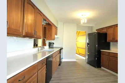 3850 W College Ave, Greenfield, WI 53221 - Photo 17