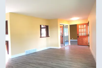 3850 W College Ave, Greenfield, WI 53221 - Photo 9