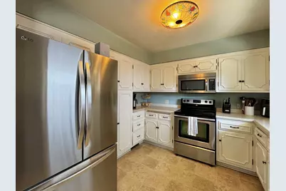 1231 S 118th St, West Allis, WI 53214 - Photo 9