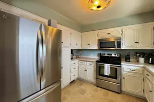 1231 S 118th St, West Allis, WI 53214 - Photo 9