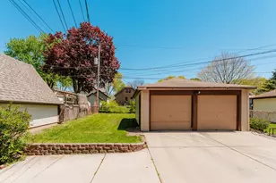 2518 N 67th St, Wauwatosa, WI 53213 - Photo 31