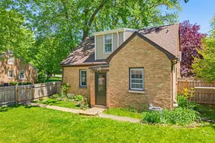 W226N3045 Duplainvlle Rd, Pewaukee, WI 53186 - Photo 3