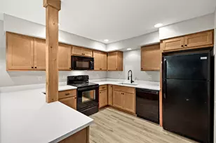 6243 Charing Cross Ln, Middleton, WI 53562 - Photo 7