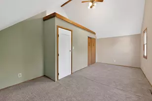 5622 W Mill Rd, Milwaukee, WI 53218 - Photo 17