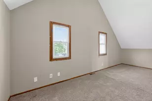 5622 W Mill Rd, Milwaukee, WI 53218 - Photo 15