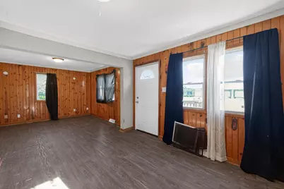 5622 W Mill Rd, Milwaukee, WI 53218 - Photo 9