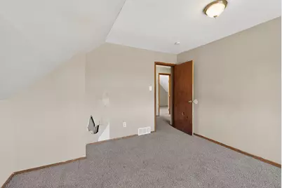 5622 W Mill Rd, Milwaukee, WI 53218 - Photo 13