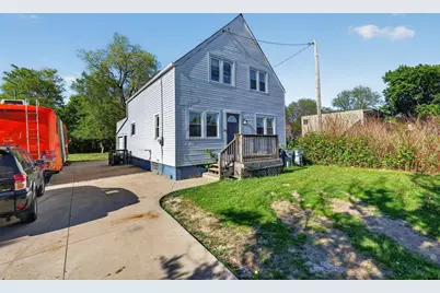 5622 W Mill Rd, Milwaukee, WI 53218 - Photo 3