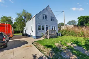 5622 W Mill Rd, Milwaukee, WI 53218 - Photo 3