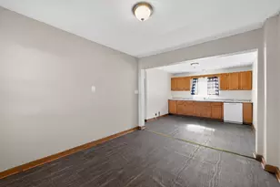 5622 W Mill Rd, Milwaukee, WI 53218 - Photo 21
