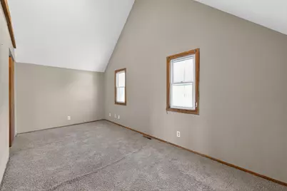 5622 W Mill Rd, Milwaukee, WI 53218 - Photo 19