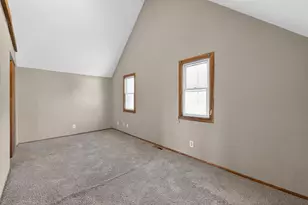 5622 W Mill Rd, Milwaukee, WI 53218 - Photo 19