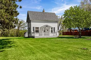 910 E Broadway St, Blair, WI 54616 - Photo 7