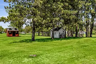 910 E Broadway St, Blair, WI 54616 - Photo 27