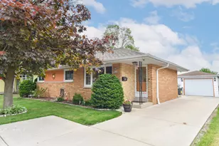 3658 S Sunset Dr, Milwaukee, WI 53220 - Photo 1