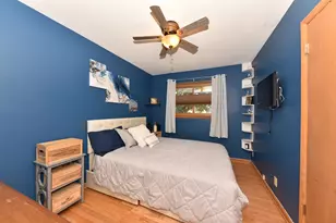 3658 S Sunset Dr, Milwaukee, WI 53220 - Photo 17