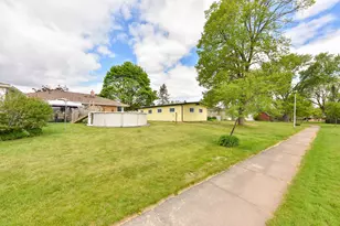 3658 S Sunset Dr, Milwaukee, WI 53220 - Photo 27