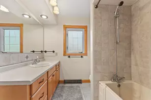 1140 Tanglewood Rd, Manitowoc, WI 54220 - Photo 19