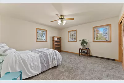 1140  Tanglewood Rd, Manitowoc, WI 54220 - Photo 23
