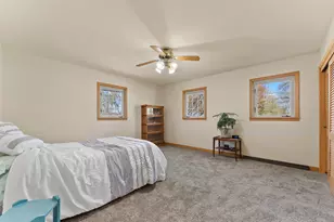 1140 Tanglewood Rd, Manitowoc, WI 54220 - Photo 23