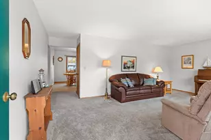 1334 Irving Cir, Manitowoc, WI 54220 - Photo 9