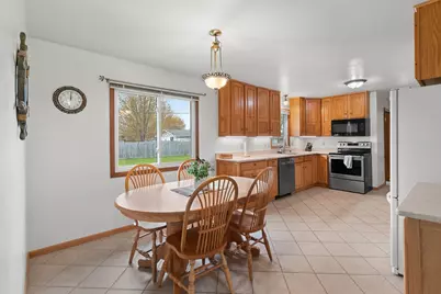 1334  Irving Cir, Manitowoc, WI 54220 - Photo 11