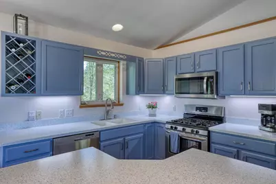 W3482  Washington Dr, Geneva, WI 53147 - Photo 9