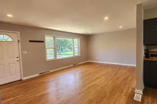 W1326 Honey Suckle Rd, Bloomfield, WI 53128 - Photo 5