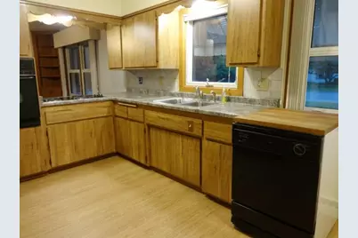 616  Rohda Dr, Racine, WI 53185 - Photo 5